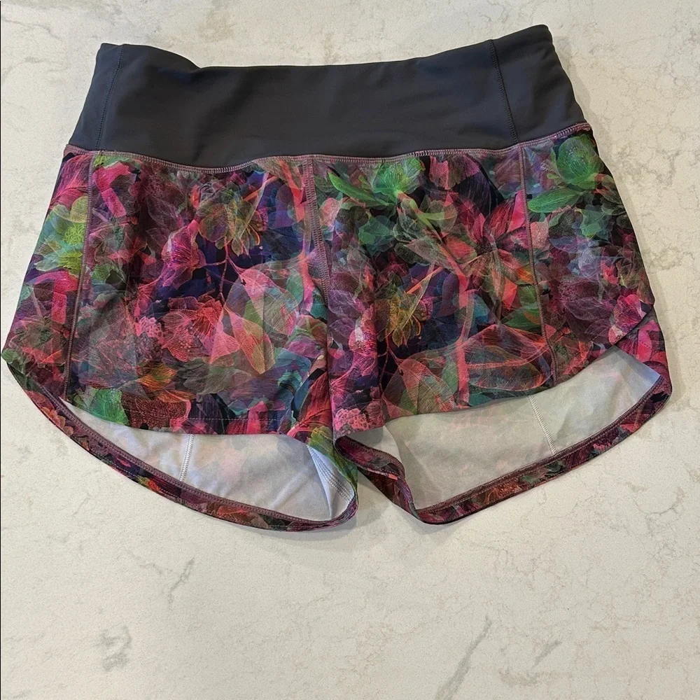 Lululemon Speed Up Low-Rise Lined Short 4” Vivid Floral Multi/Graphite Grey